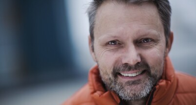 «Solsidan»-stjerna fant kona mens han var gift med en annen kvinne: - Ugreit